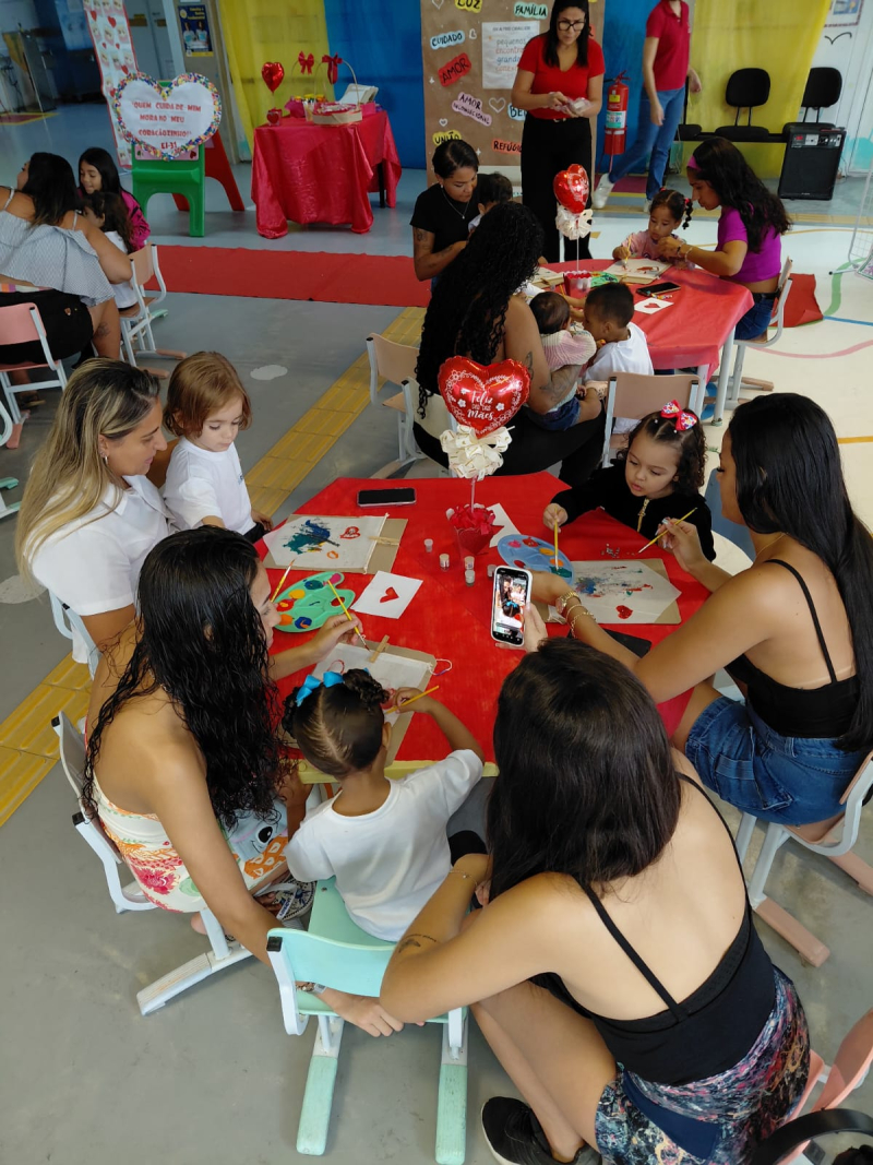 Uma vivência preparada com carinho para fortalecer vínculos, celebrar a presença das famílias e criar memórias afetivas por meio de pequenos encontros que despertam grandes conexões.