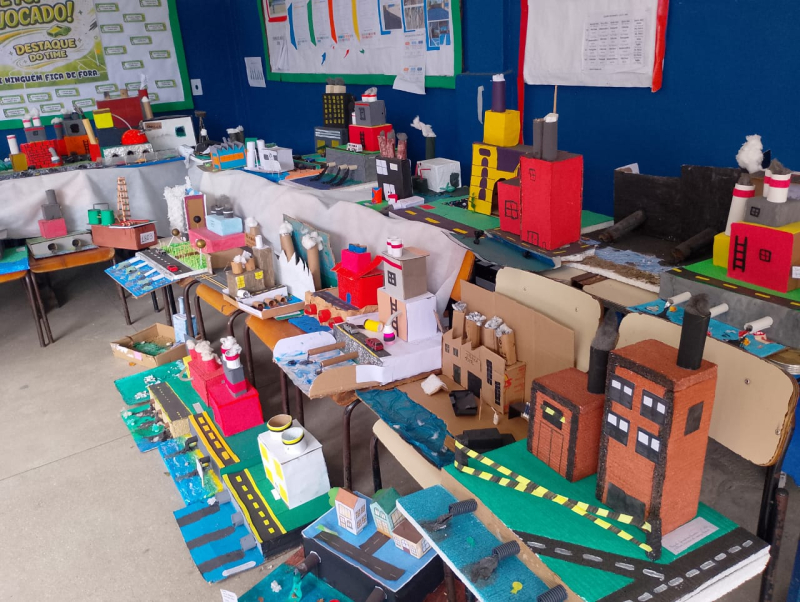 Exposição de maquetes sobre Revolução Industrial do 8º ano do Ensino Fundamental II.