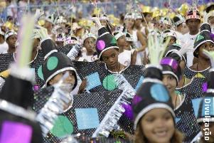 Escola da Ilha vence disputa de samba-enredo