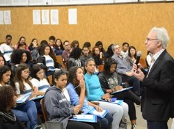 Ferreira Gullar é o homenageado da Maratona Escolar dos Grandes Autores
